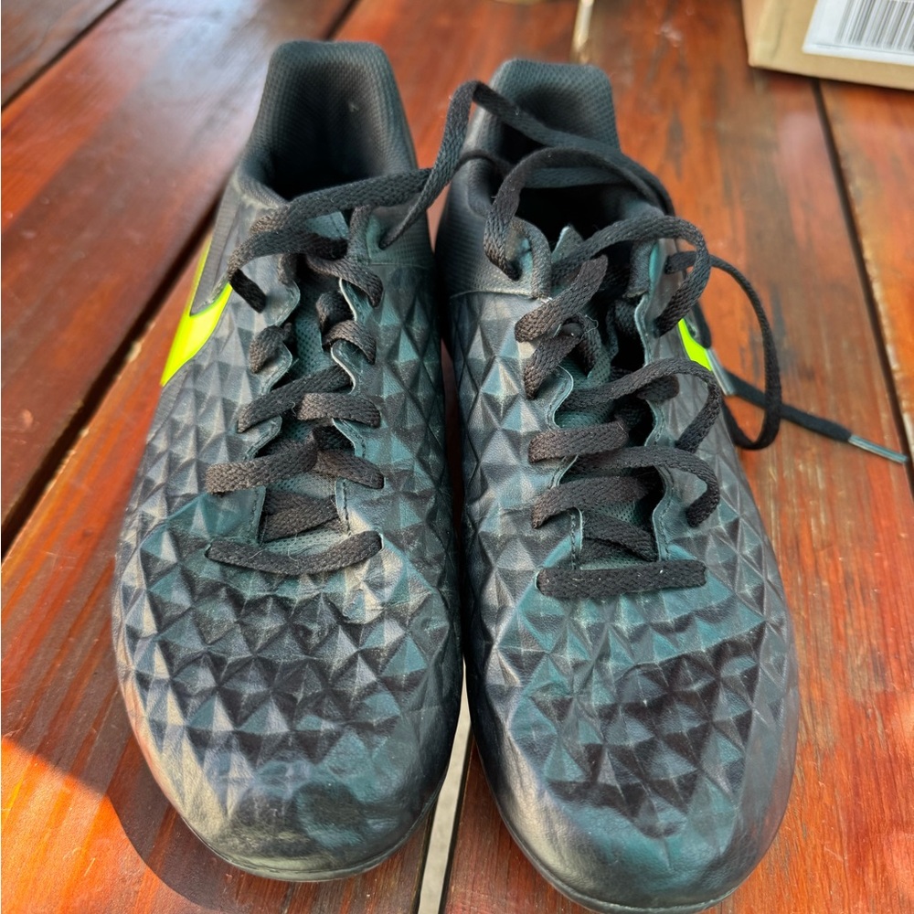 Nike Black and Yellow Athletic Cleats 5Y